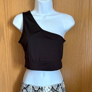 InLUV SIZE MBlack One-Shoulder Crop Top